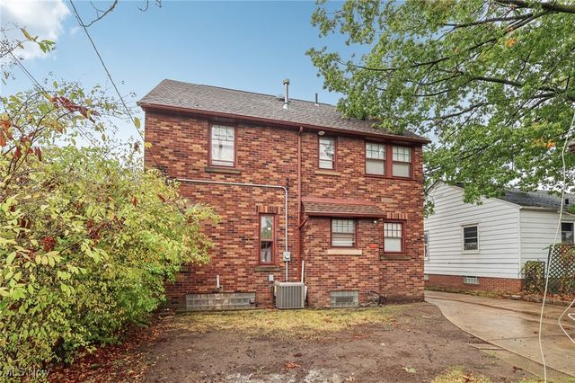 2923 Brookview Boulevard, Parma, OH 44134