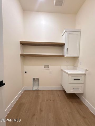 284 Emerald Dust Place, Horizon City, TX 79928