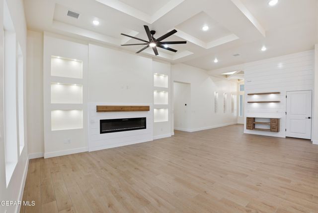 284 Emerald Dust Place, Horizon City, TX 79928