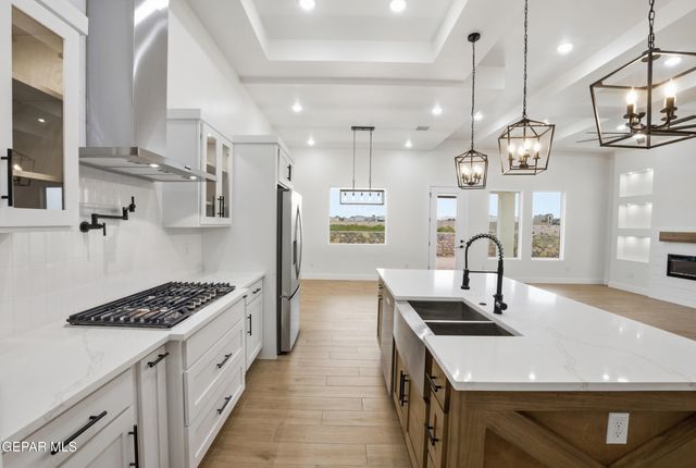 284 Emerald Dust Place, Horizon City, TX 79928