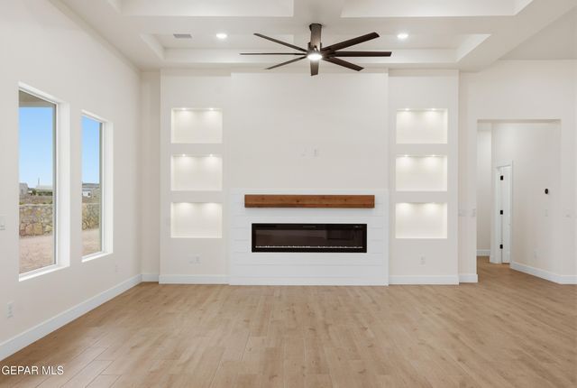 284 Emerald Dust Place, Horizon City, TX 79928