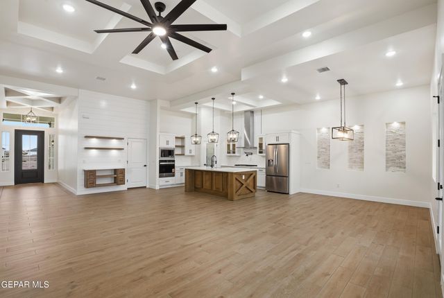 284 Emerald Dust Place, Horizon City, TX 79928