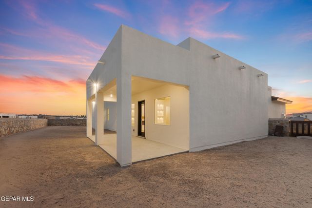 284 Emerald Dust Place, Horizon City, TX 79928