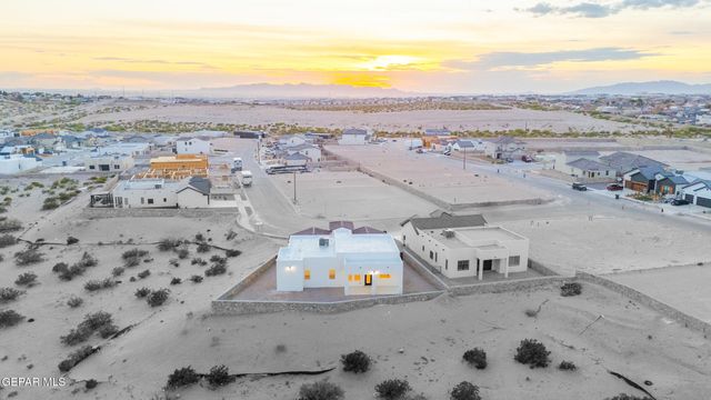 284 Emerald Dust Place, Horizon City, TX 79928
