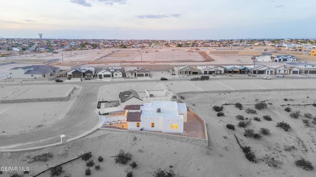 284 Emerald Dust Place, Horizon City, TX 79928