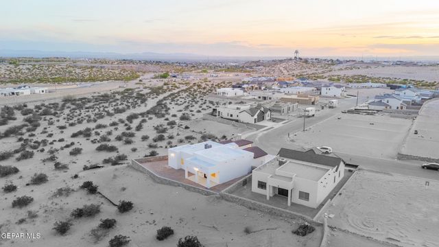284 Emerald Dust Place, Horizon City, TX 79928