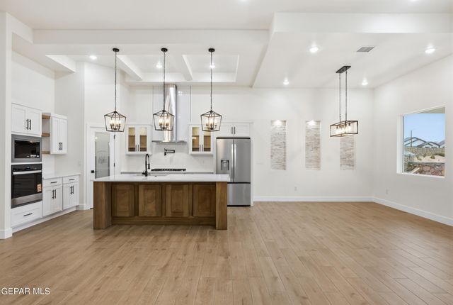 284 Emerald Dust Place, Horizon City, TX 79928