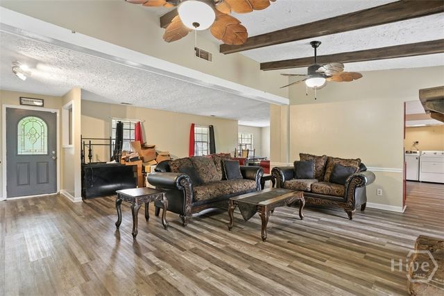 8 Williamsburg Court, Savannah, GA 31419