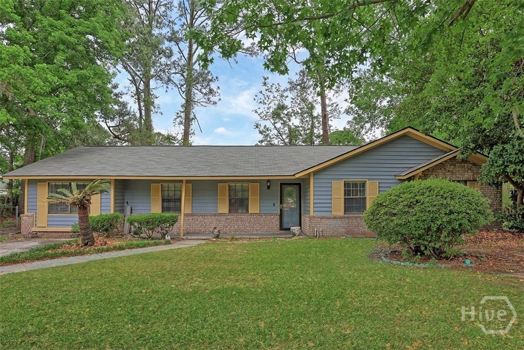 8 Williamsburg Court, Savannah, GA 31419