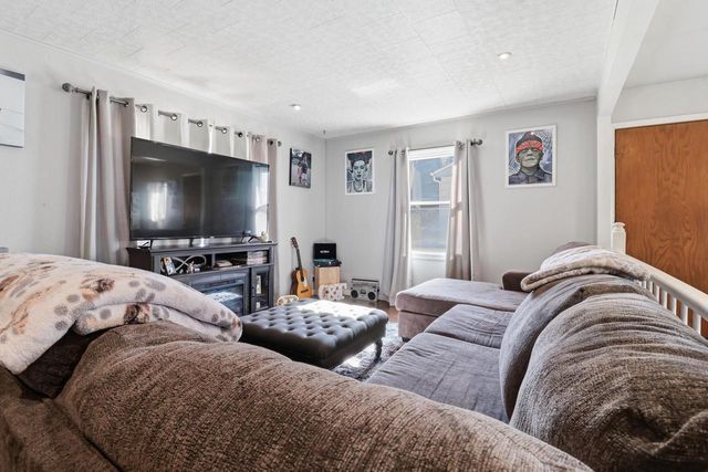 3613 S Taylor AVENUE, Milwaukee, WI 53207