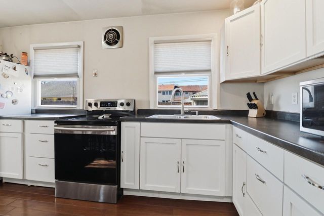 3613 S Taylor AVENUE, Milwaukee, WI 53207