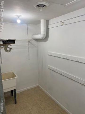 9245 Lee Road, Brighton, MI 48116