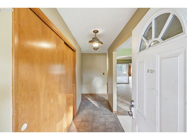 19124 Se JACOBY Rd, Sandy, OR 97055