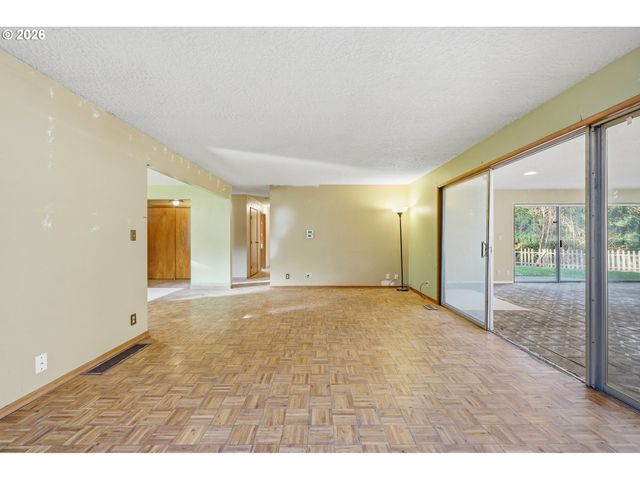 19124 Se JACOBY Rd, Sandy, OR 97055