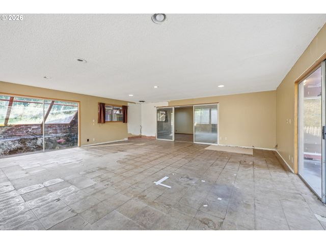 19124 Se JACOBY Rd, Sandy, OR 97055