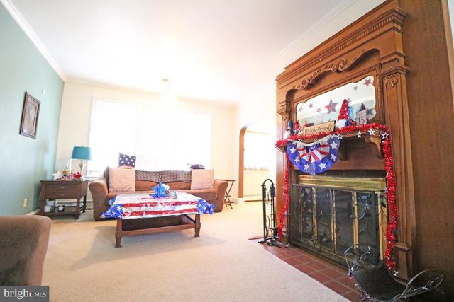 200 W SPRINGFIELD RD, Springfield, PA 19064