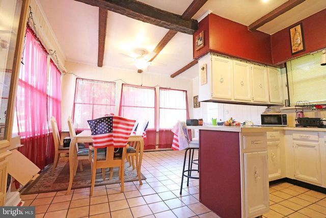 200 W SPRINGFIELD RD, Springfield, PA 19064