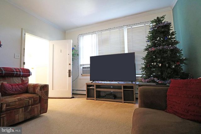 200 W SPRINGFIELD RD, Springfield, PA 19064