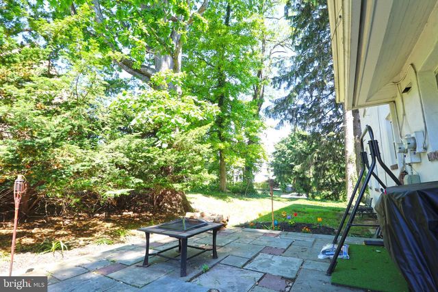 200 W SPRINGFIELD RD, Springfield, PA 19064