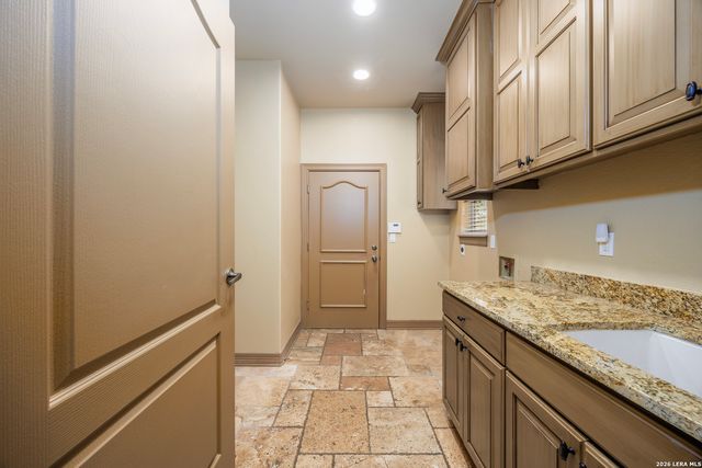 2102 Elm Vista, San Antonio, TX 78230