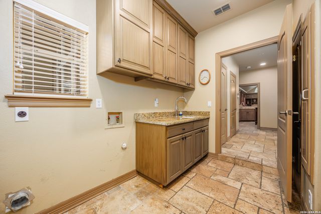 2102 Elm Vista, San Antonio, TX 78230