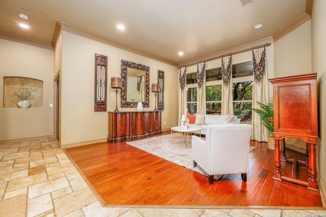 2102 Elm Vista, San Antonio, TX 78230