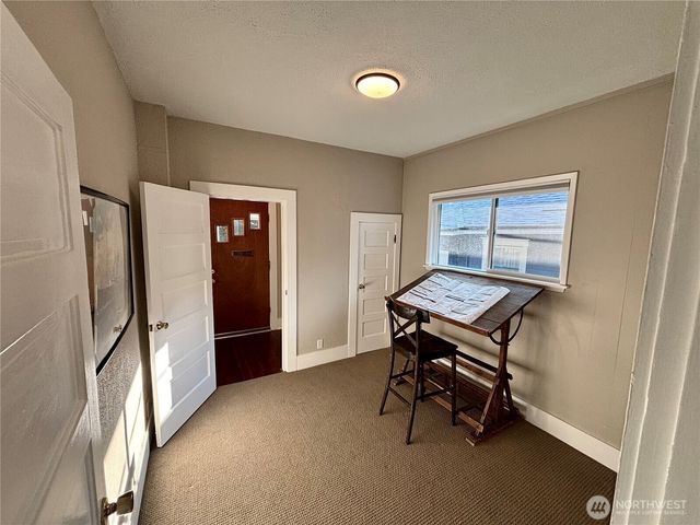 1706 N 50th Street, Seattle, WA 98103