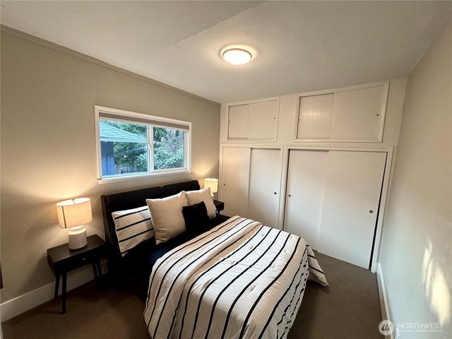 1706 N 50th Street, Seattle, WA 98103