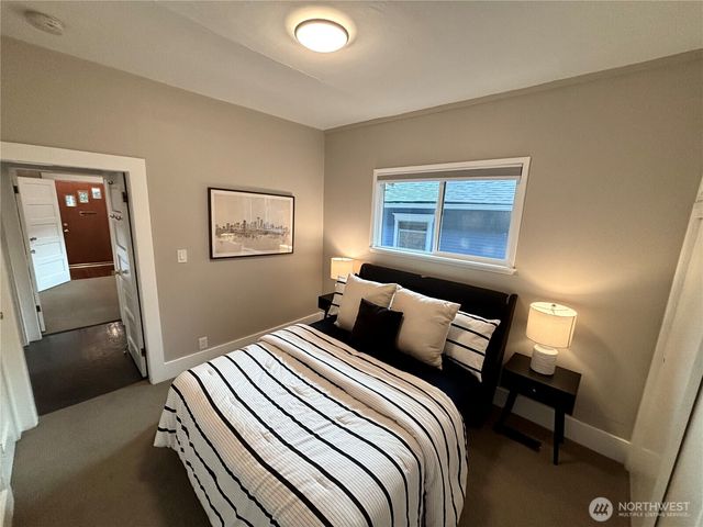 1706 N 50th Street, Seattle, WA 98103