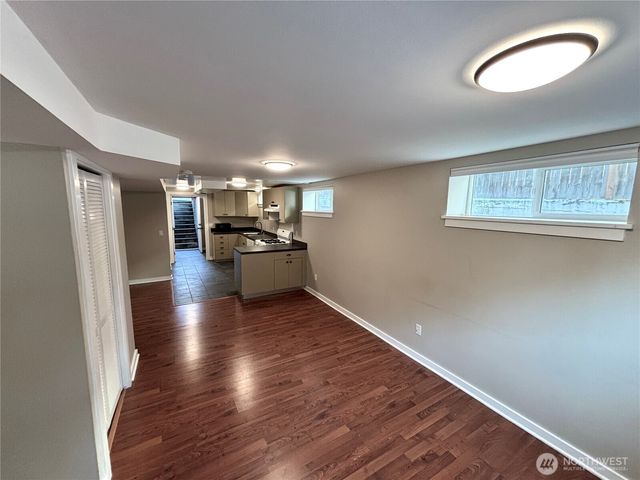 1706 N 50th Street, Seattle, WA 98103