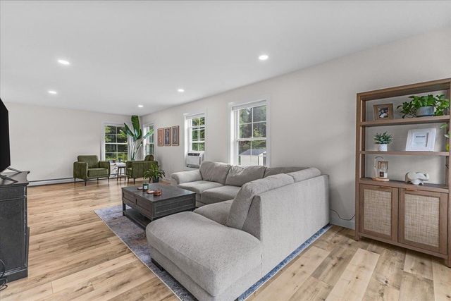246 Hendee Lane, Jericho, VT 05465