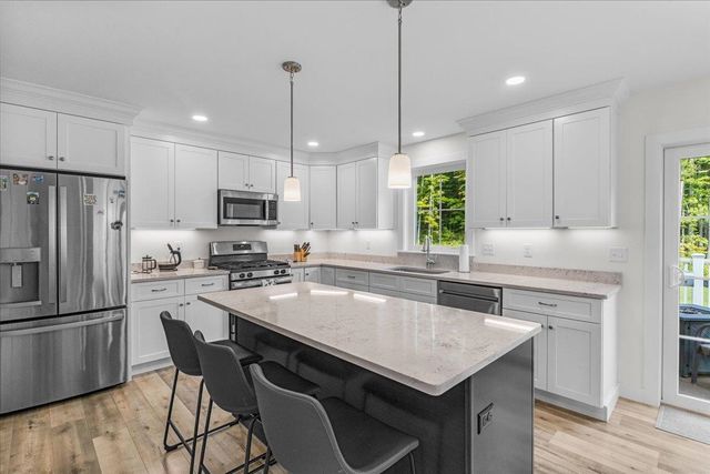 246 Hendee Lane, Jericho, VT 05465
