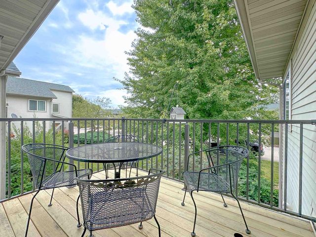 1012 MALLARD WAY, Marinette, WI 54143