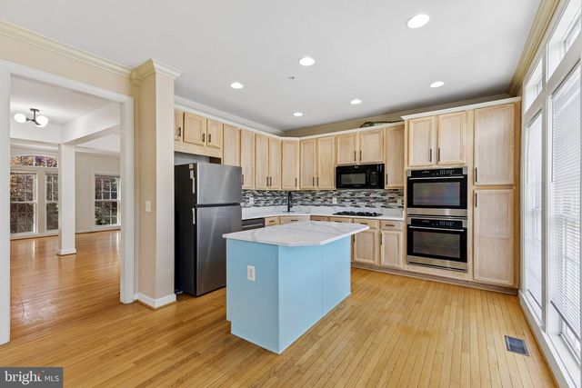 43809 WATER BAY TER, Leesburg, VA 20176