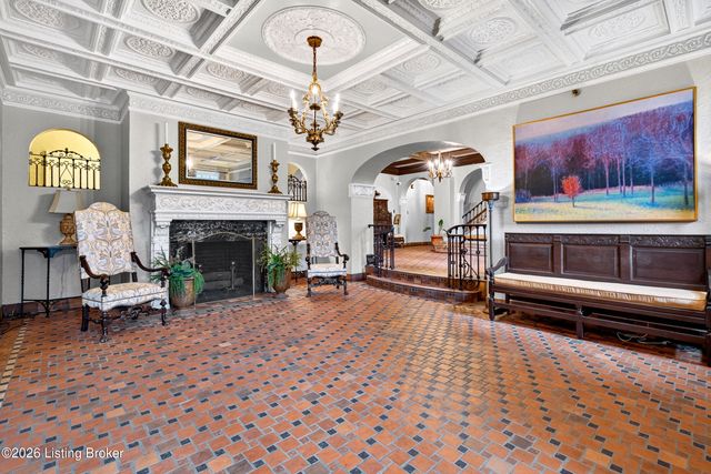 2140 Bonnycastle Ave APT 1C, Louisville, KY 40205