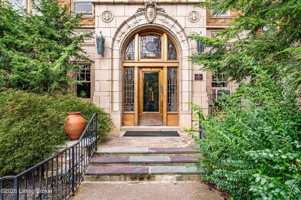 2140 Bonnycastle Ave APT 1C, Louisville, KY 40205