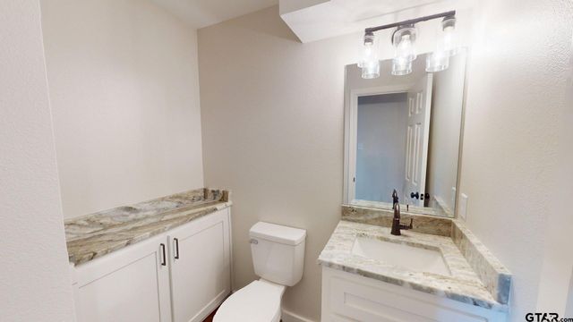 1110 Mill Run Rd, Athens, TX 75751