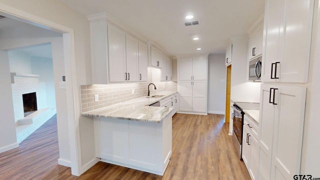 1110 Mill Run Rd, Athens, TX 75751