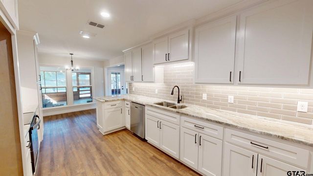 1110 Mill Run Rd, Athens, TX 75751