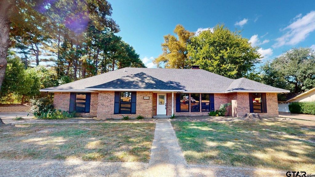 1110 Mill Run Rd, Athens, TX 75751