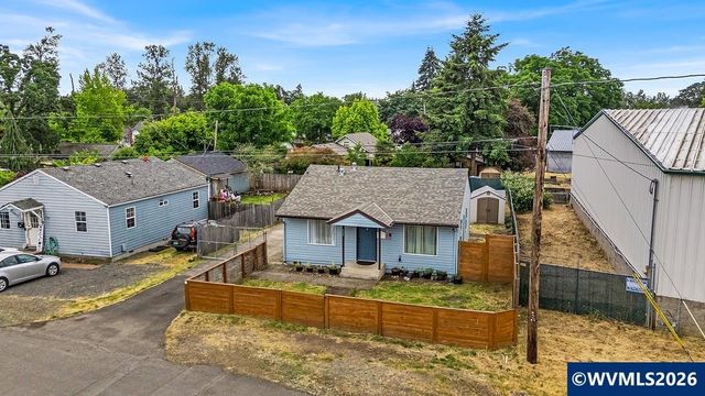 717 20th St SE, Salem, OR 97301