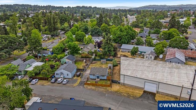 717 20th St SE, Salem, OR 97301