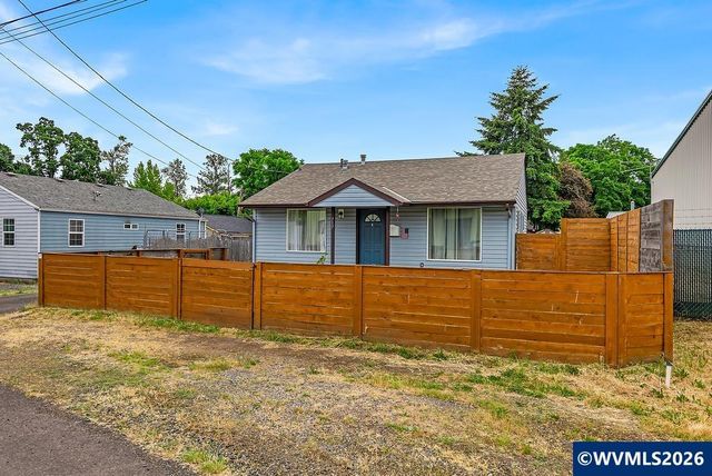 717 20th St SE, Salem, OR 97301