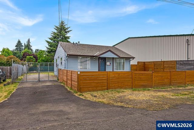 717 20th St SE, Salem, OR 97301