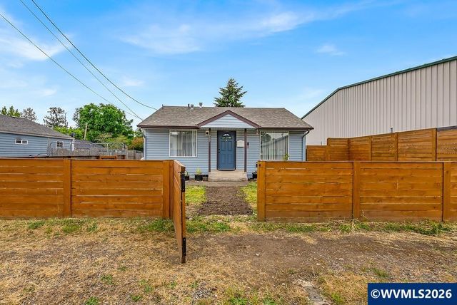 717 20th St SE, Salem, OR 97301