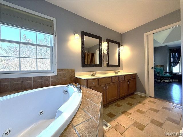 2949 West Lake Road, Wilson, NY 14172