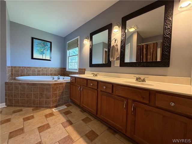 2949 West Lake Road, Wilson, NY 14172