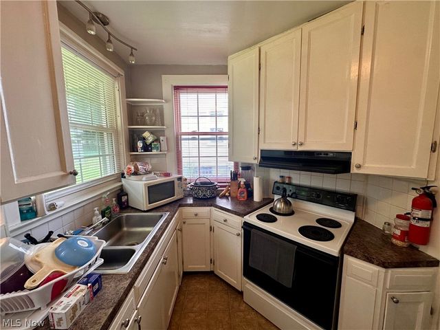 466 Watson Street, Akron, OH 44305