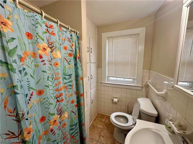 466 Watson Street, Akron, OH 44305