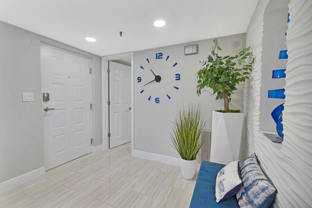 19800 Sandpointe Bay Drive 512, Tequesta, FL 33469